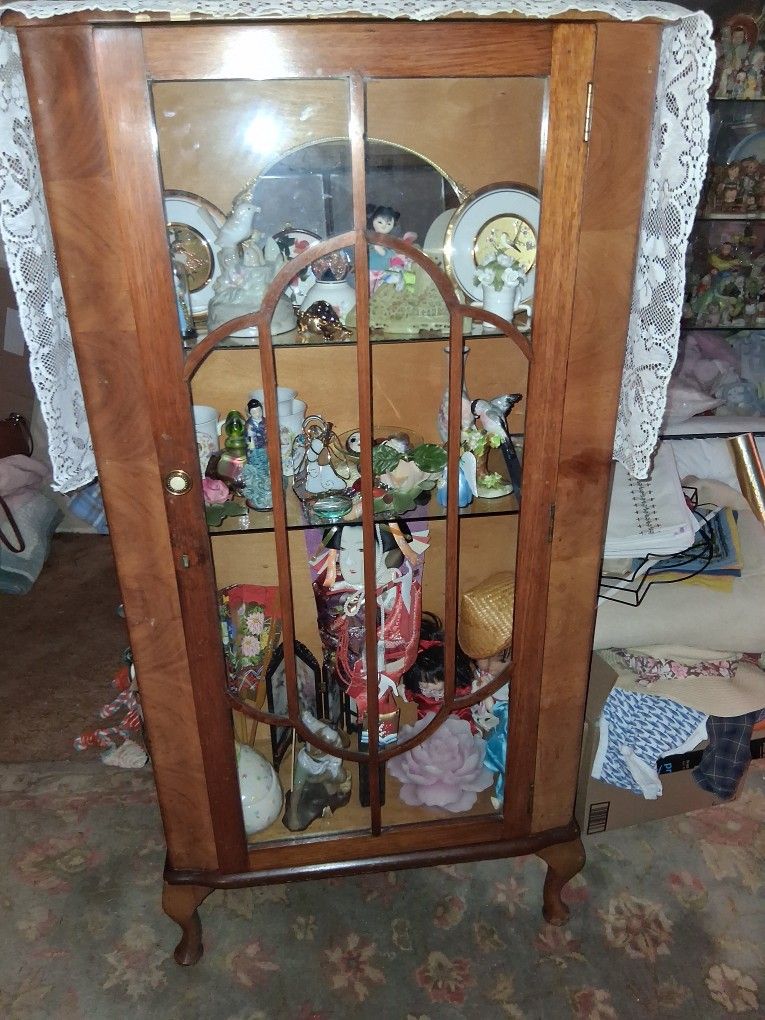 Curio With Collectables
