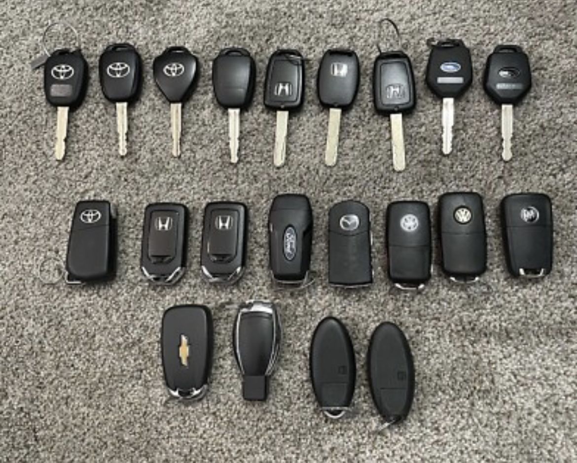 Car Keys/ Llaves De Carro