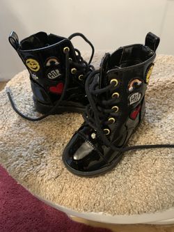 Toddler girl size 5c boots