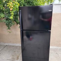 Whirlpool Refrigerator 18cu Ft 30x30x66👌👍3 MONTHS WARRANTY 