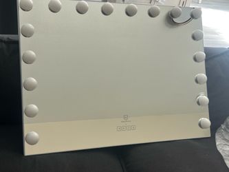 Vanity mirror