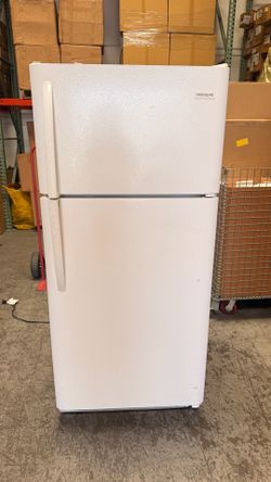 Frigidaire Gallery Top-Freezer Refrigerator. 30×30 x 66