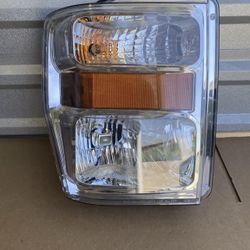 2008-2010 Ford F-Series Right Headlight OEM