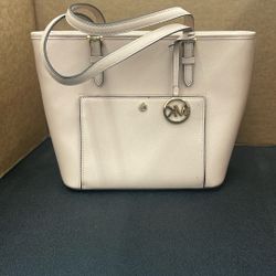 Michael Kors Purse. Item No 626 (Shopgoodwill)