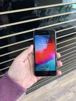 iPhone 8 black unlocked ✅