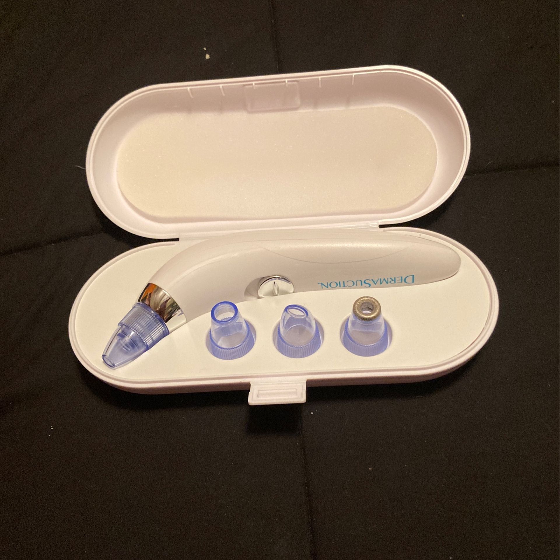 DermaSuction Pore cleanser