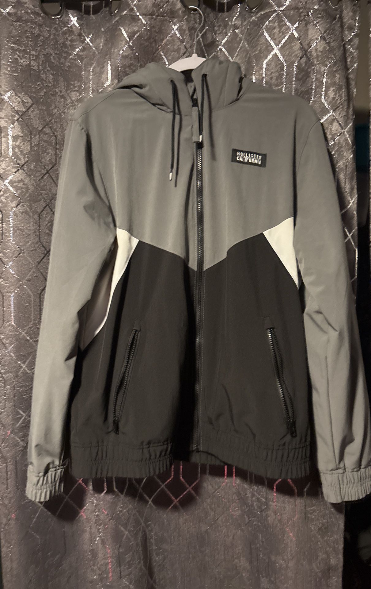 HOLLISTER WINDBREAKER