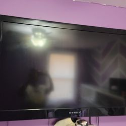 Dynex 52' Flat Screen Tv