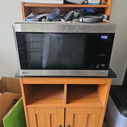 LG Microwave With Cart 