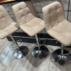Three Bar Chairs 3 Sillas De Barra