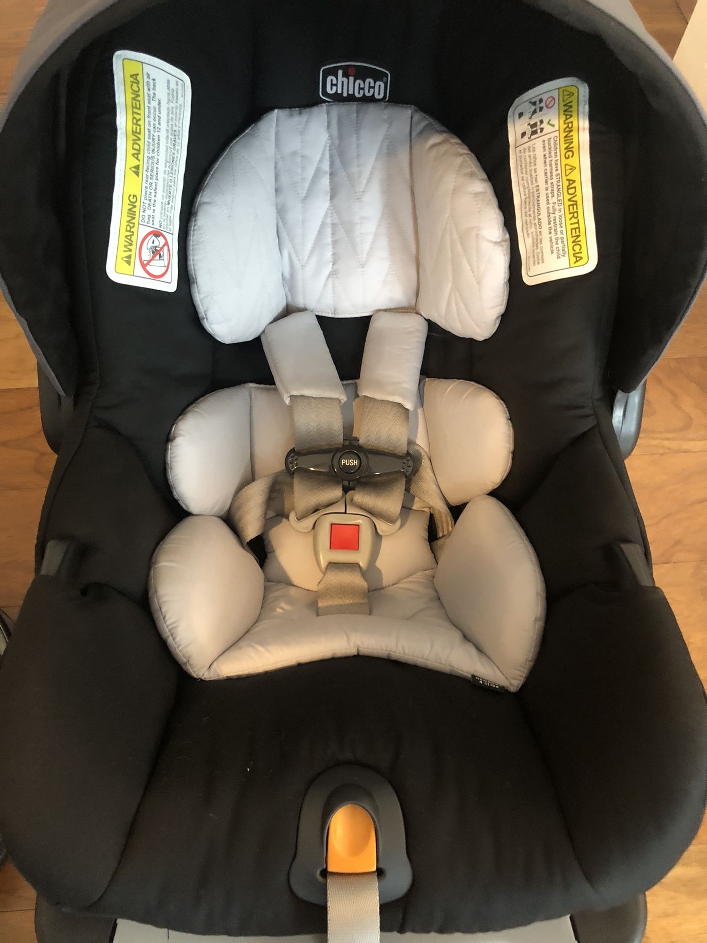 Chicco Bravo Trio Travel System In Excellent Condition