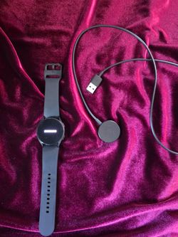 Samsung Galaxy Smart Watch with Charger