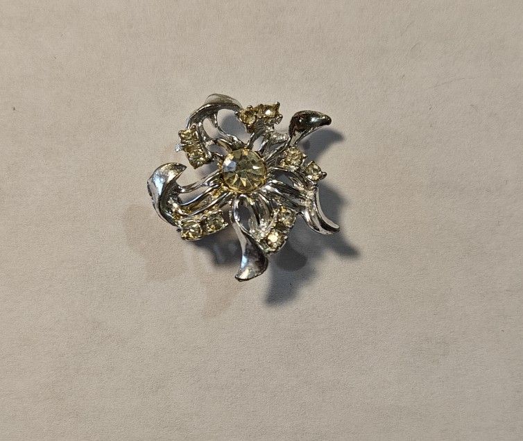 Vintage Brooch Pin Small, Unsigned