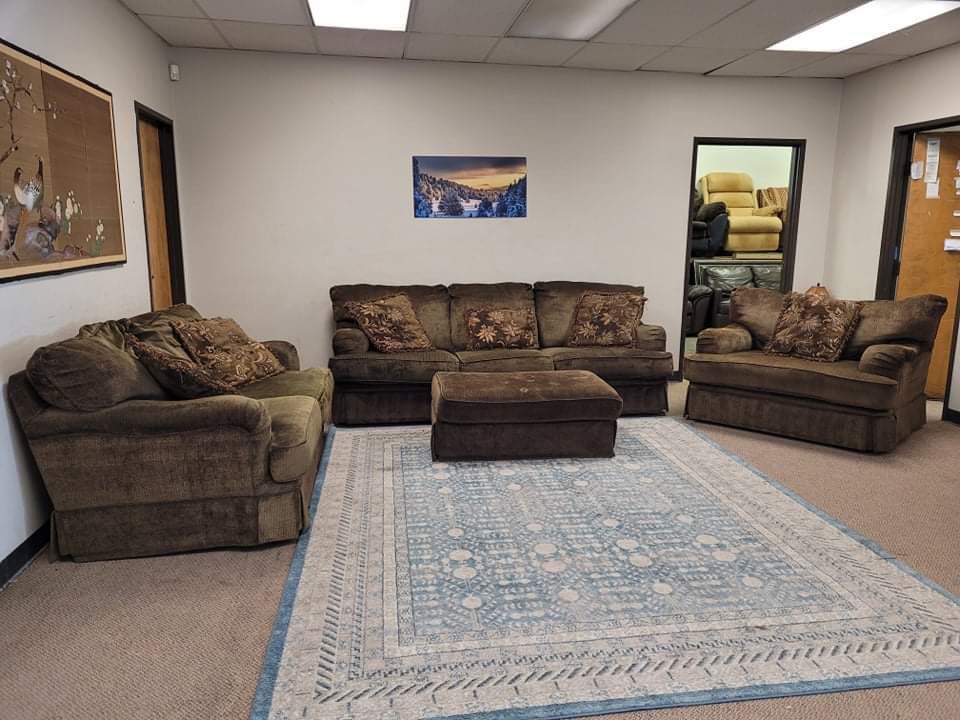 Green Couch, Loveseat & Chair Set With Ottoman. Free Delivery!!