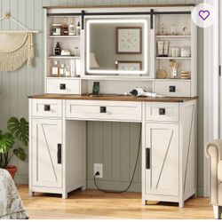 Farmhouse Vanity And Makeup Dresser 