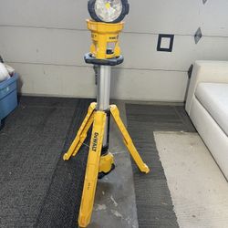 Dewalt Telescope Light 