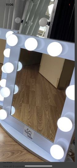 Vanity mirror