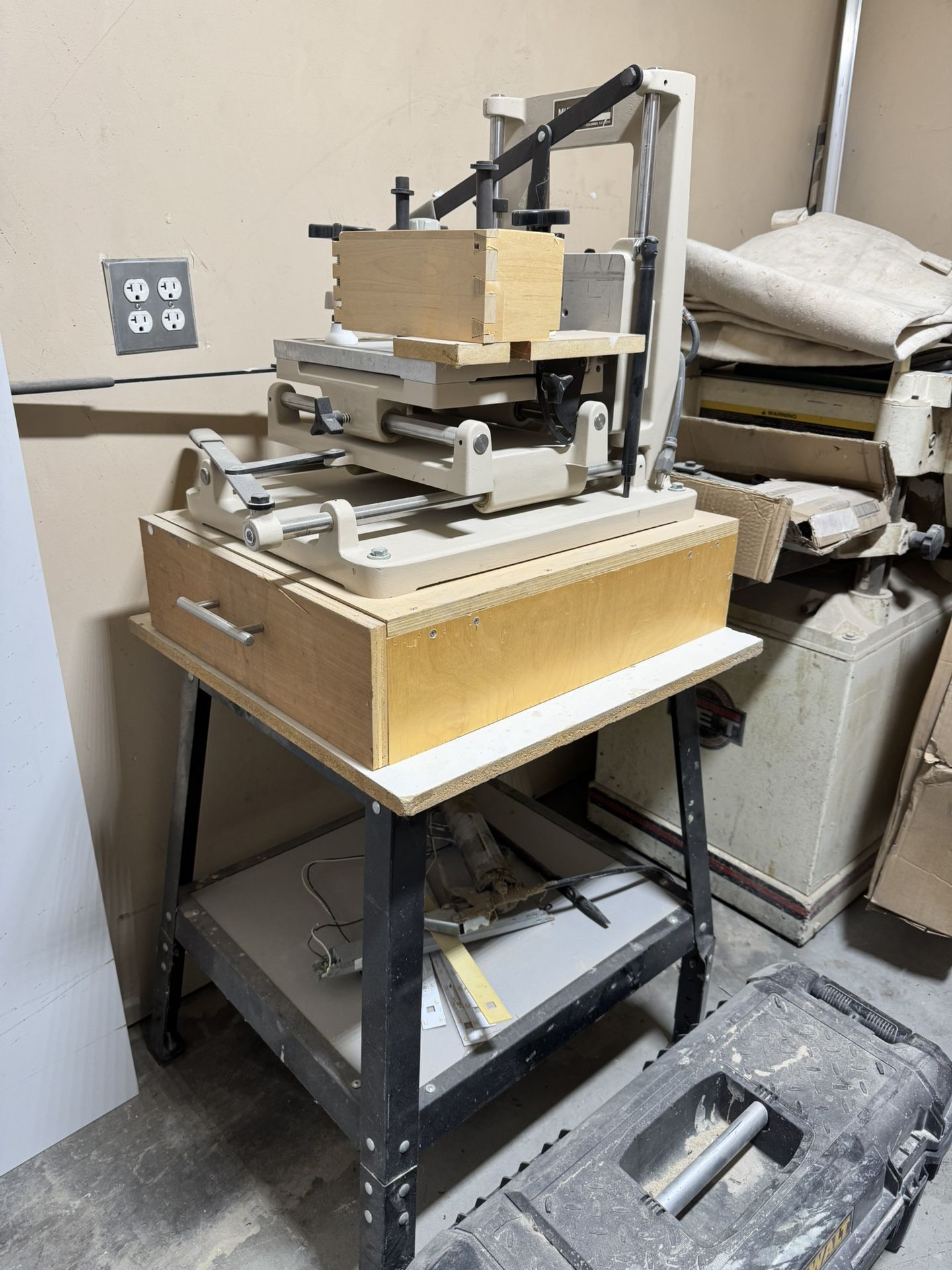 Dovetail Router