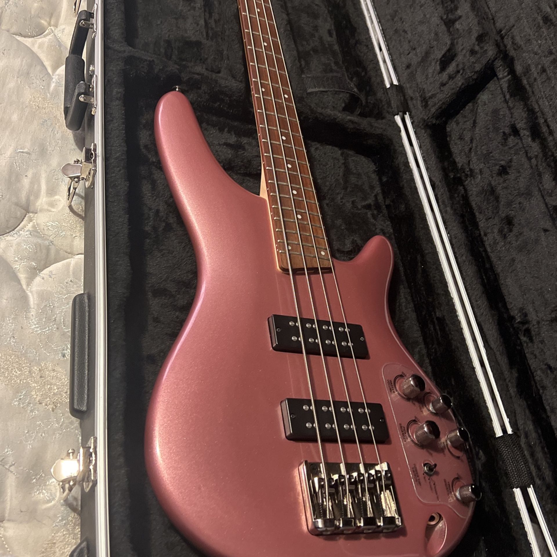 Ibanez Bass Guitar (SR300E)