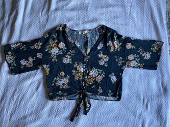 Floral crop top blouse size M