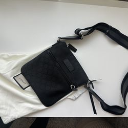 Gucci canvas Messenger bag Unisex Authentic 
