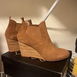 Brown Women’s Low Boots, Size-11,$15