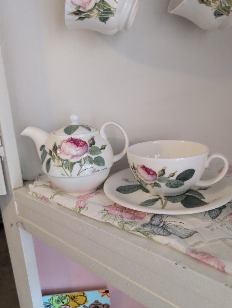 Roy Kirkham Tea For One Tea Set