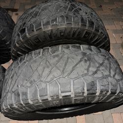 Nitto Ridge Grapplers 37x12.50 17 Set 4 