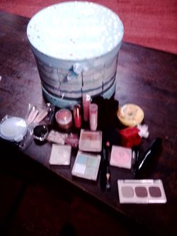 Color  nymph 24-day calendar mystery box makeup set