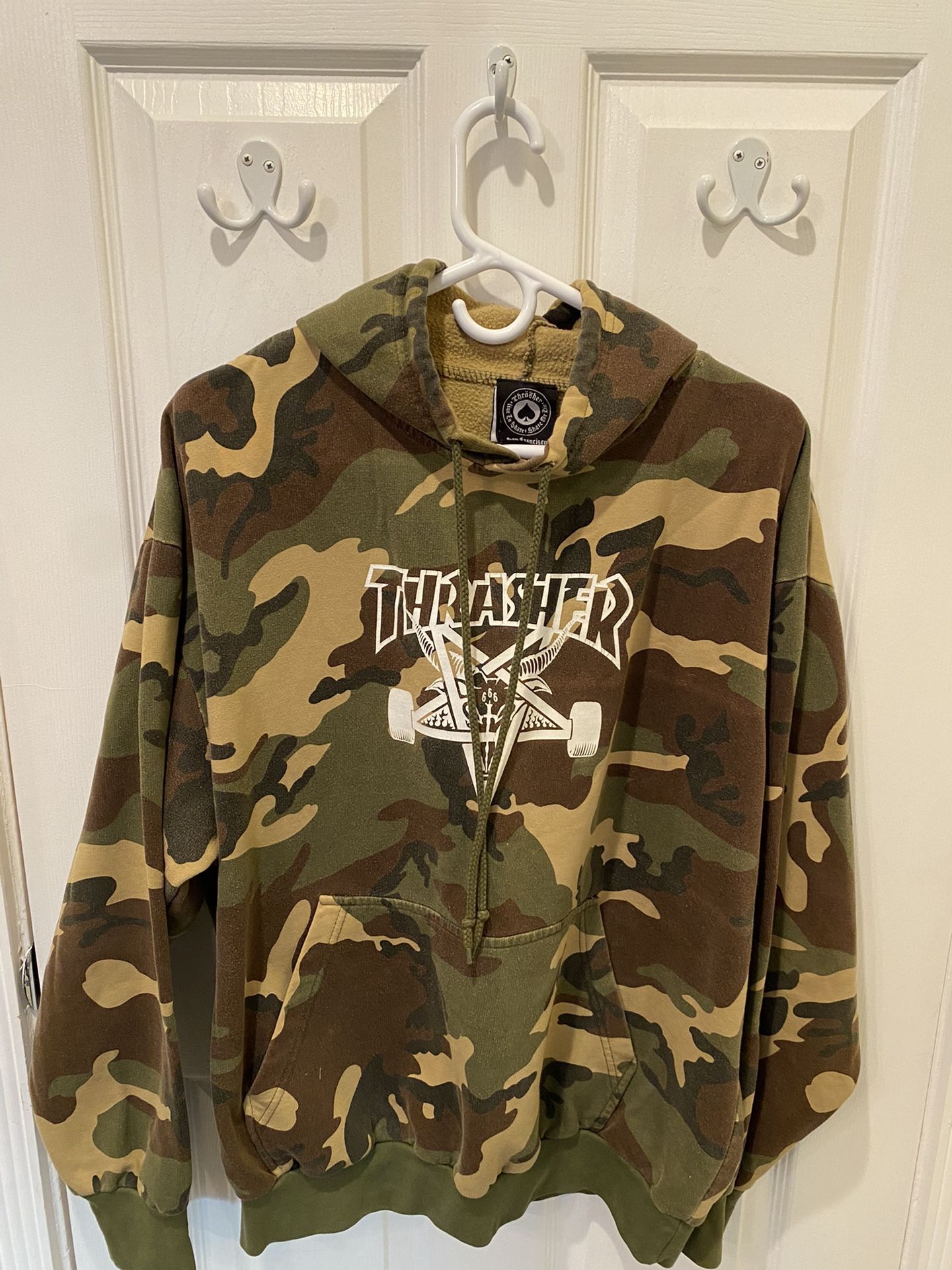 Men’s Thrasher Hoodie With Skate Goat Logo