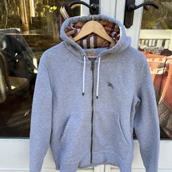 Burberry Zip Up Sweater 