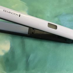 Remington Anti-Frizz Therapy Technology Professional 1" Ceramic Flat Iron Hair Straightener, White