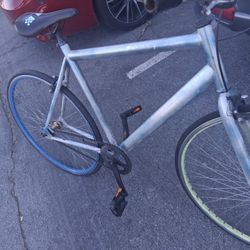 Dlx Skype Fixie Bike