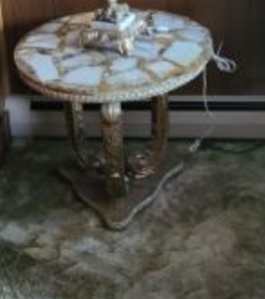 Coffee Table & 2 End Tables/Excellent Condition