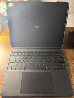 iPad Air 13 Logitech Case Keyboard