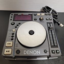 Denon DN-S1000 Compact Portable DJ CD/MP3 Player w. Scratch & On Board Effect
