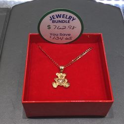 Teddy bear pendant with necklace