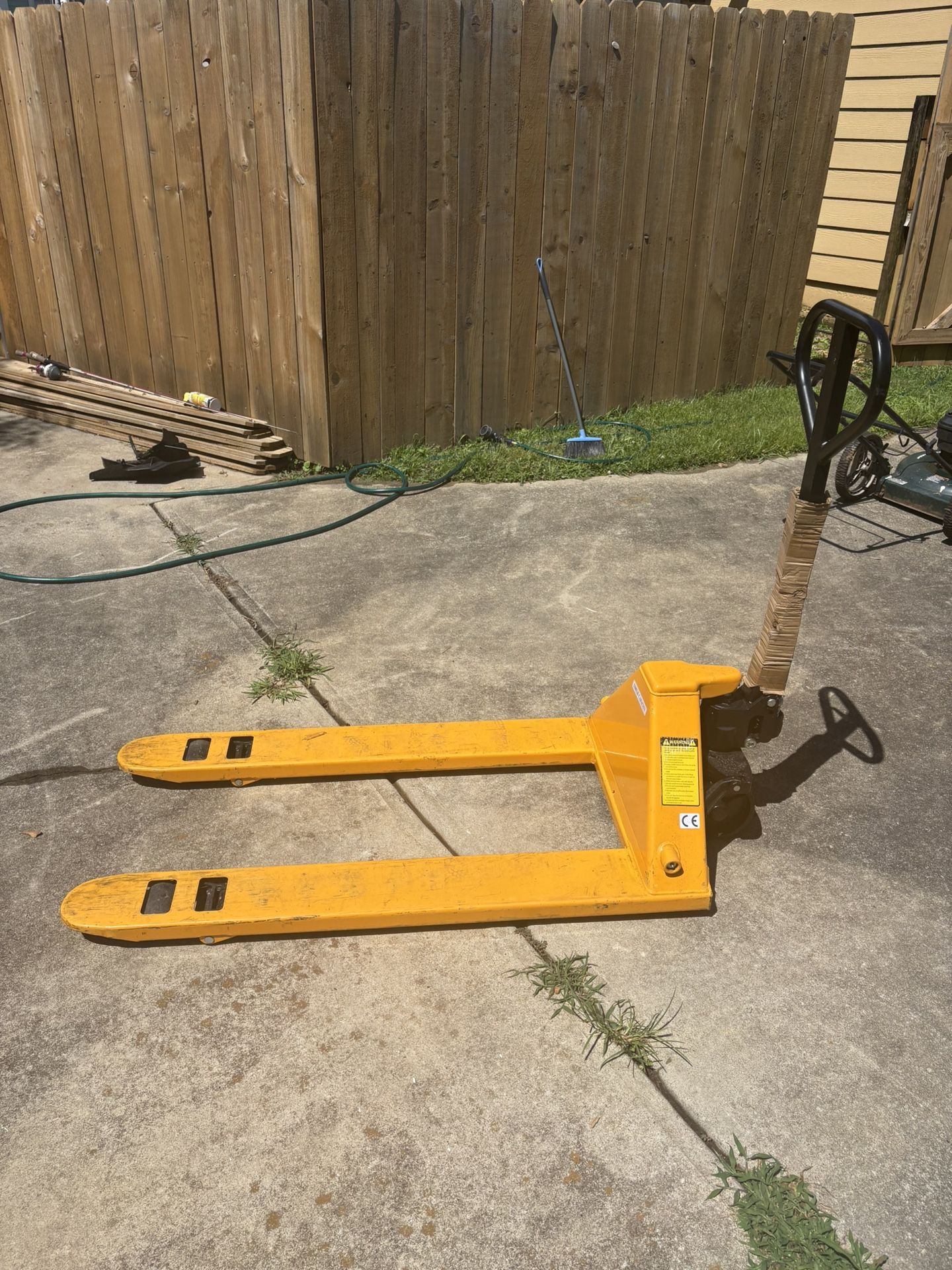 Uline Pallet Truck - Low Profile Fork, 48 x 27"