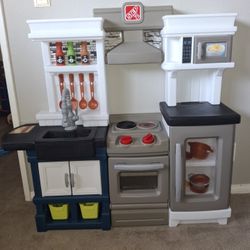 Step2 Modern Metro Kitchen Playset
