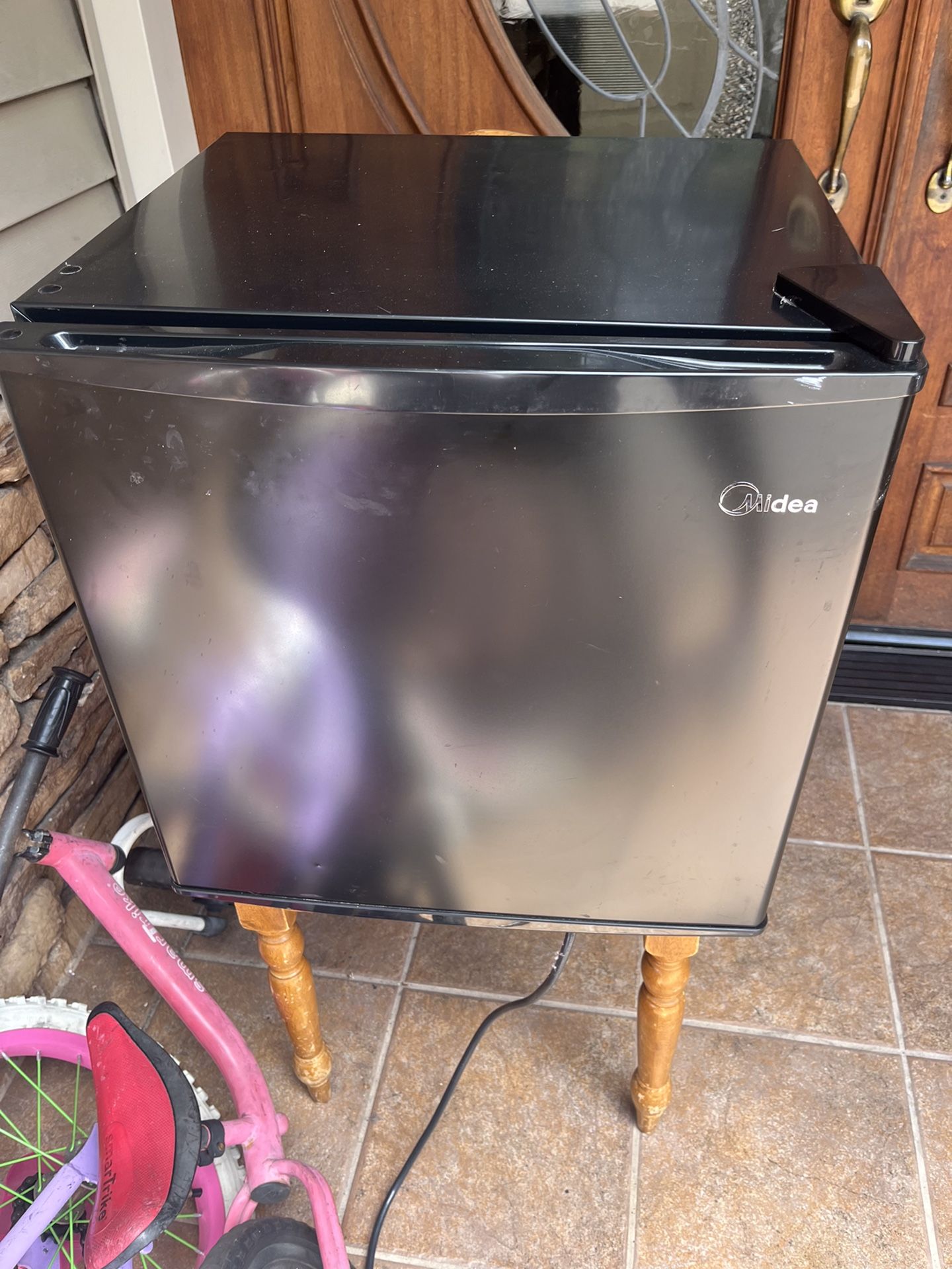 Mini Fridge Works 