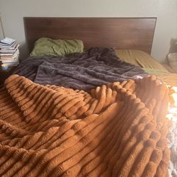 Queen Size Modern Wood Bed 