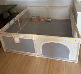 Large play pen
