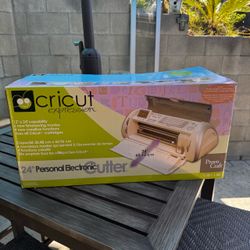 Provo Craft Circuit Expression 24" Personal Electronic Cutter