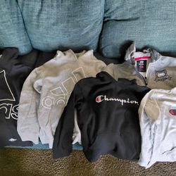 Boys Sweaters Size 14/medium For Boys Asking 45 For All 5 