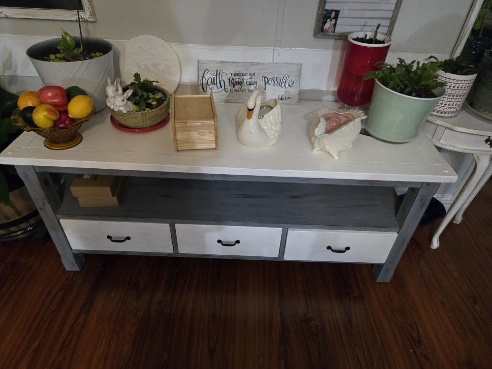 tv stand/table