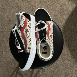 Stranger Things Vans