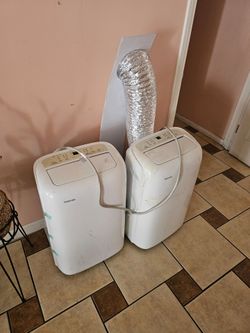AC PORTABLE TOSHIBA 6000 BTU IS TOUCH SCREEN,WINDOW COVER,EXHAUST TUBE SLEEP TIMER, MODE,WORKS GREAT YOU CAN TEST IT BEFORE PURCHASE FOR ANY QUESTION 