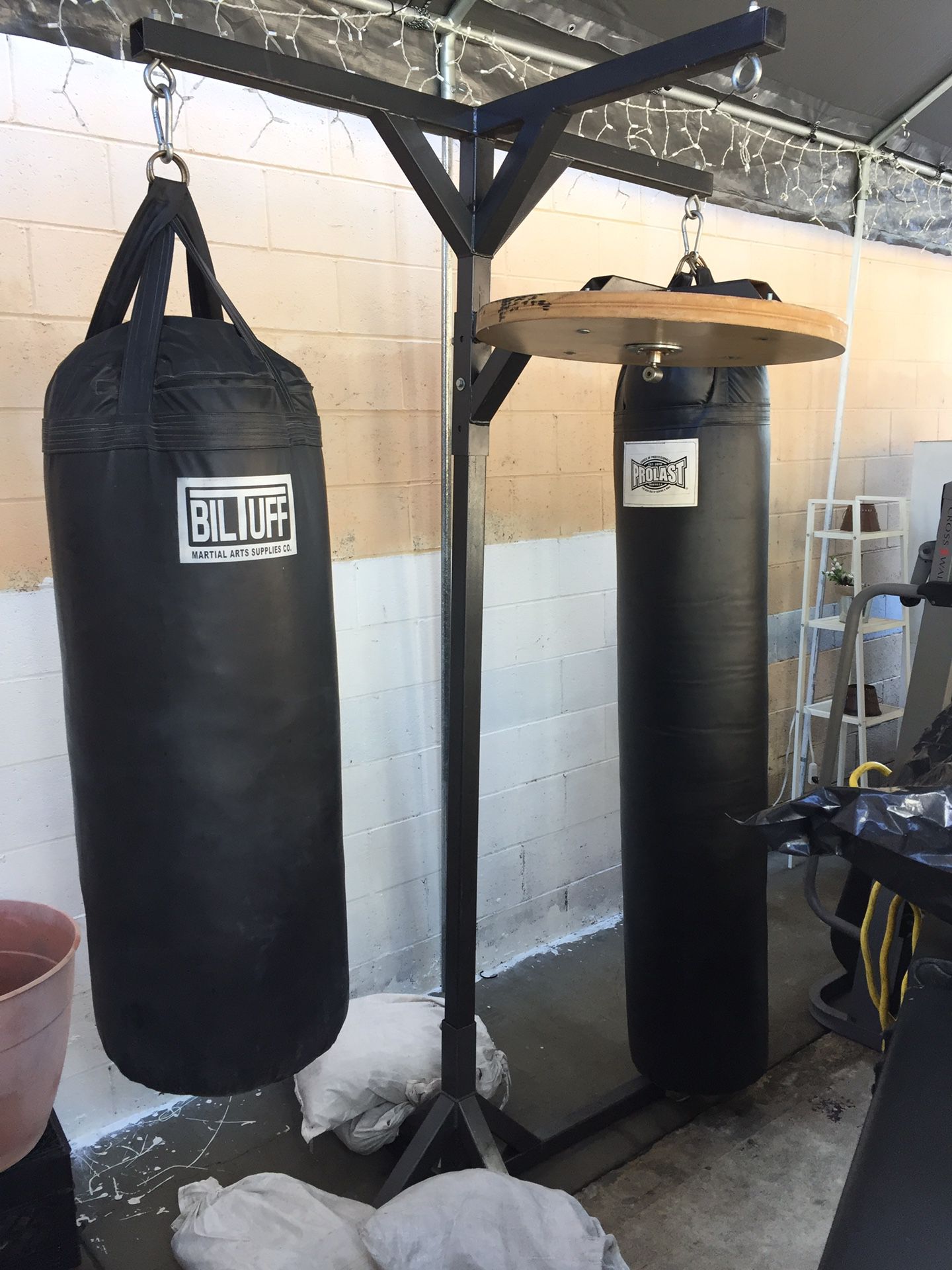 Boxing. 2 punching bags with stand (heavy bags)