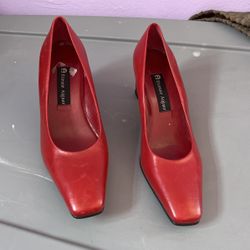 Ladies Red Pumps 
