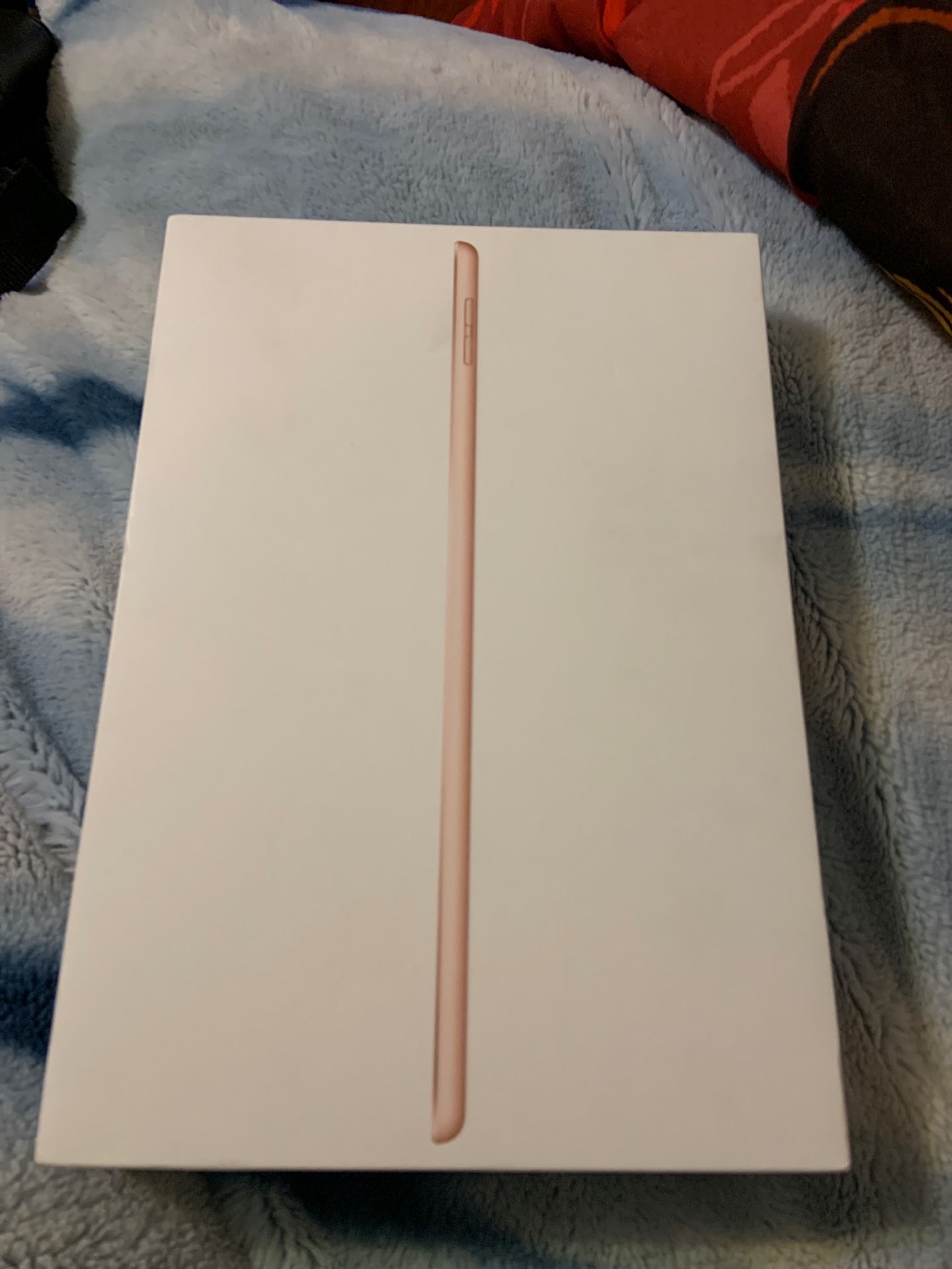 iPad 7th gen cellular GOLD BRAND NEW